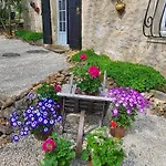 住宿加早餐酒店 D'hotes L'heure Bleue Saint-Alvère