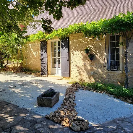 D'hotes L'heure Bleue Bed & Breakfast Saint-Alvère