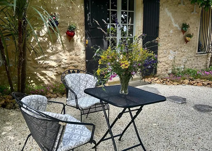 D'hotes L'heure Bleue Bed & Breakfast 3*
