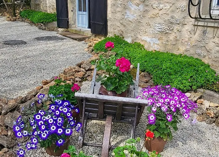 Bed & Breakfast D'hotes L'heure Bleue Saint-Alvère